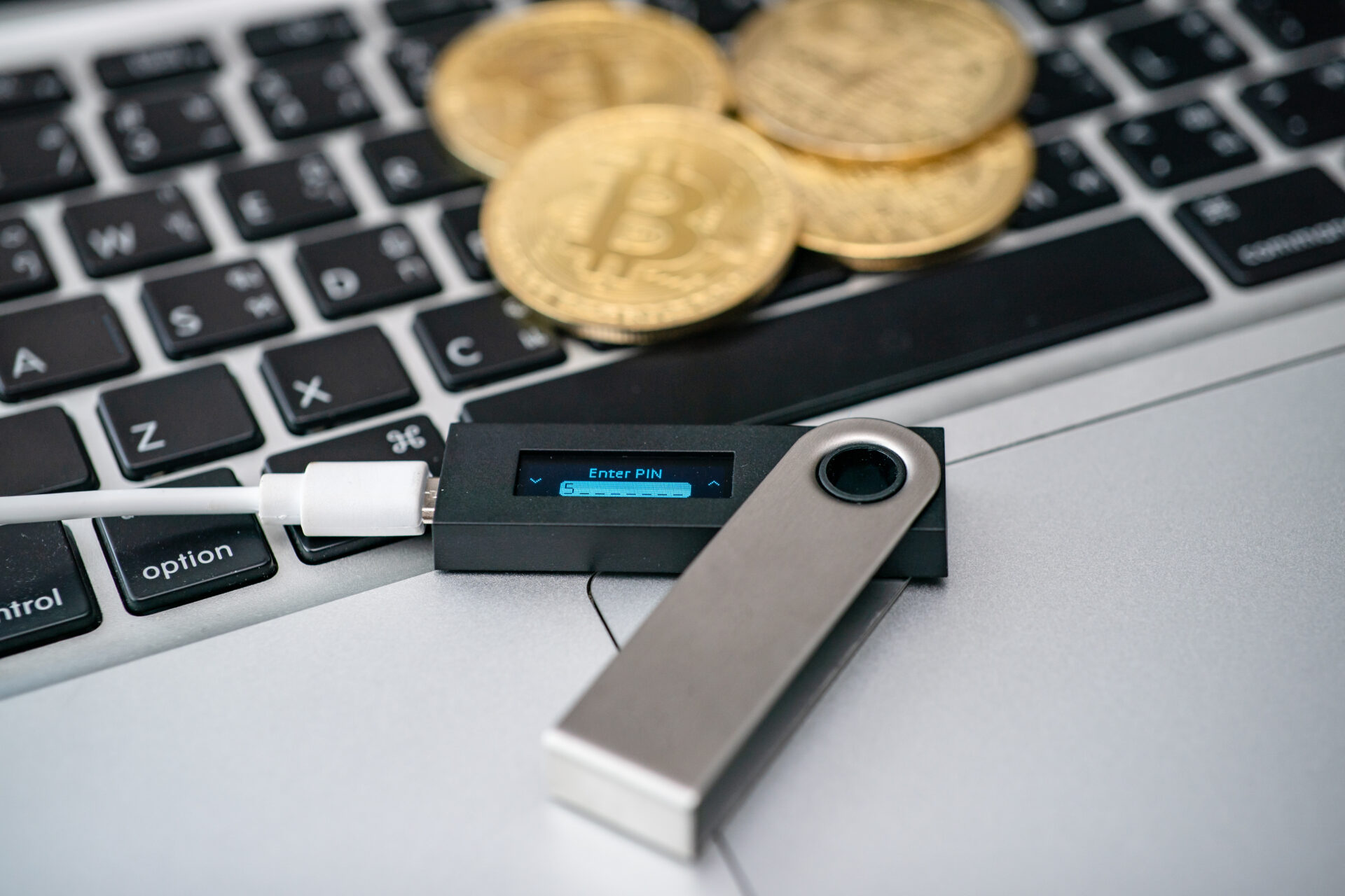 ハードウェアウォレットLedger Nanoの購入先・購入手順を解説 